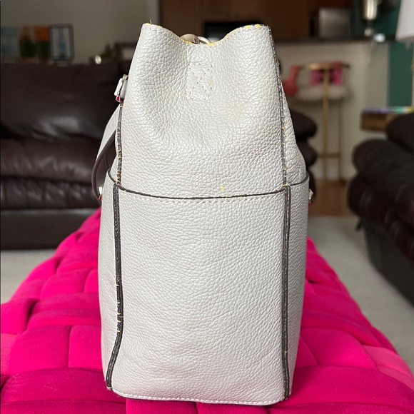 Henri Bendel Influencer Bucket Bag - Picture 5 of 16